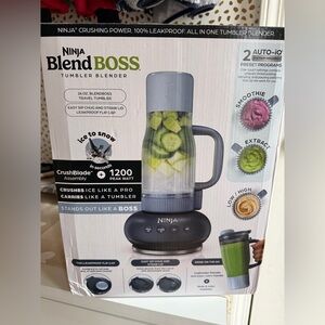 Ninja Blend Boss Tumbler Blender Blue and Gray Accents 1200 peak watt BRAND NEW
